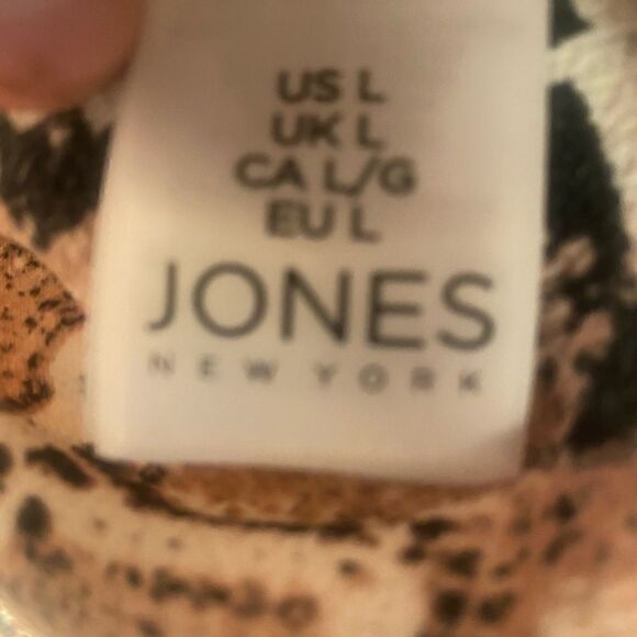 Jones New York Pastel Snake Pattern Button Down High Low Blouse - Picture 11 of 13